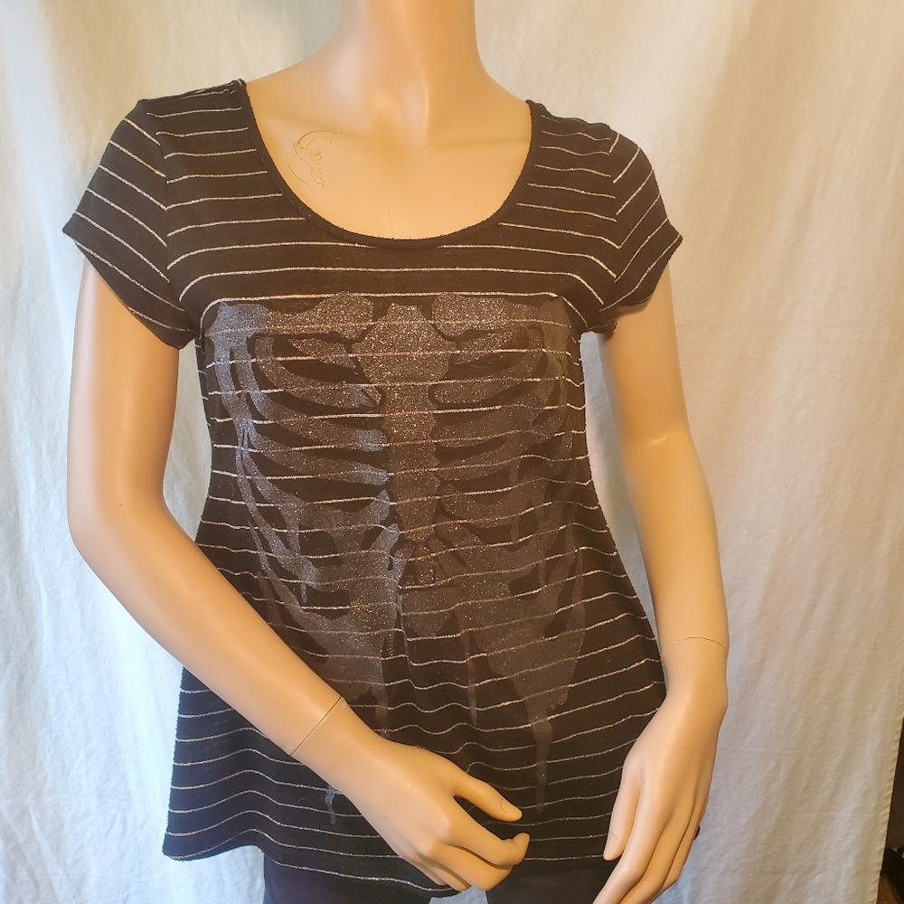 Hot Topic Glitter Rib Cage Tee - Picture 2 of 9